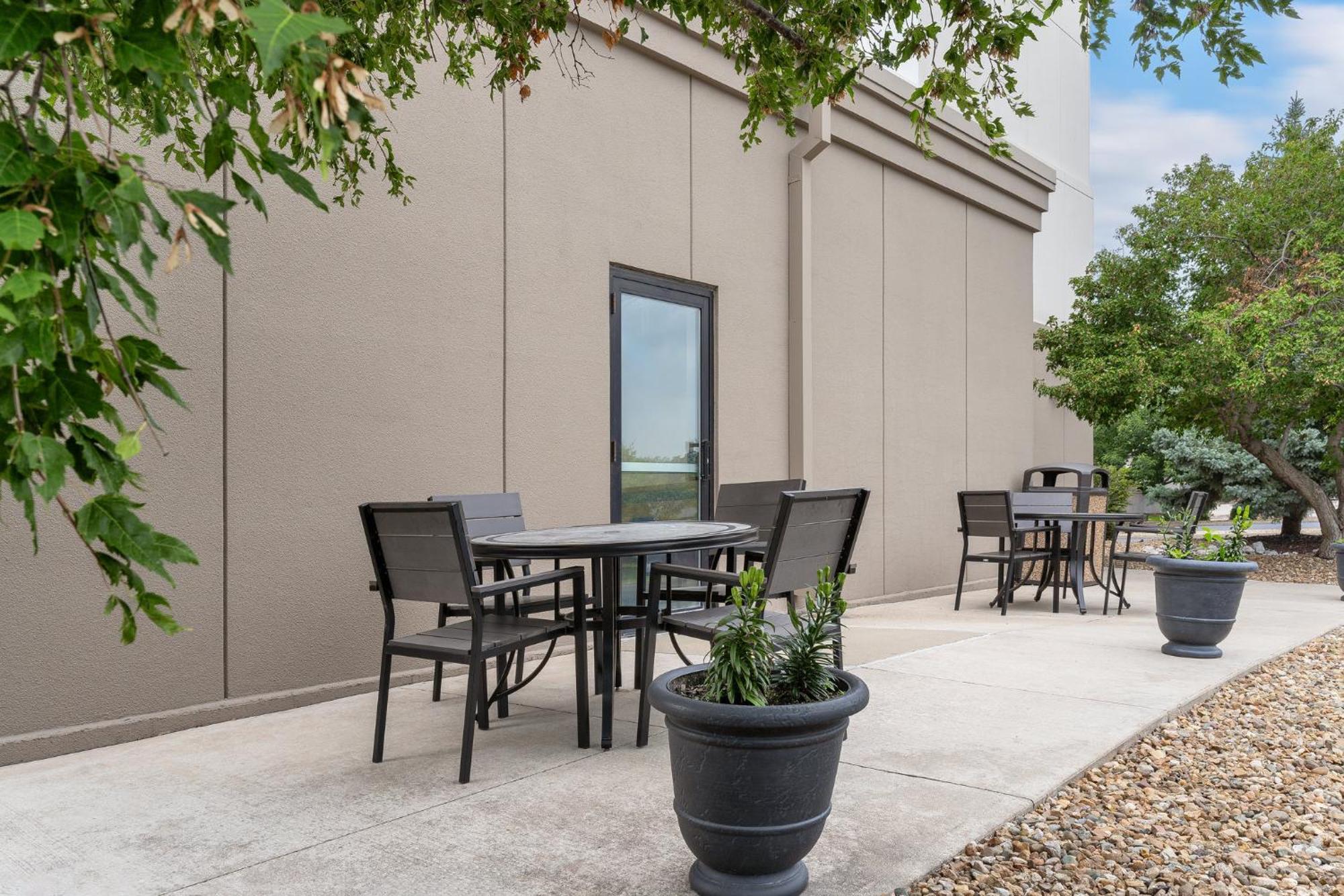 Holiday Inn Express Hotel & Suites Coralville By Ihg Eksteriør bilde