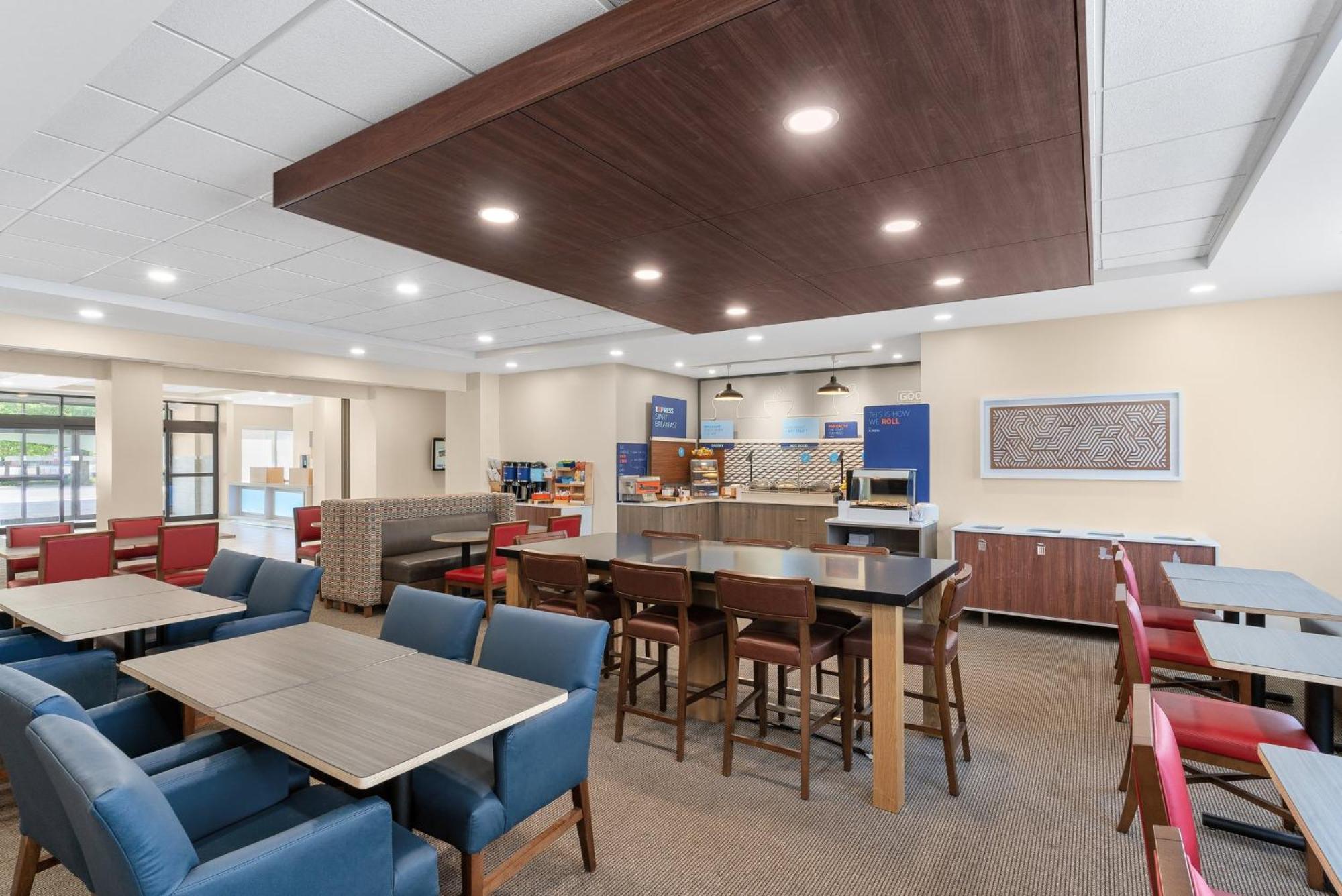 Holiday Inn Express Hotel & Suites Coralville By Ihg Eksteriør bilde