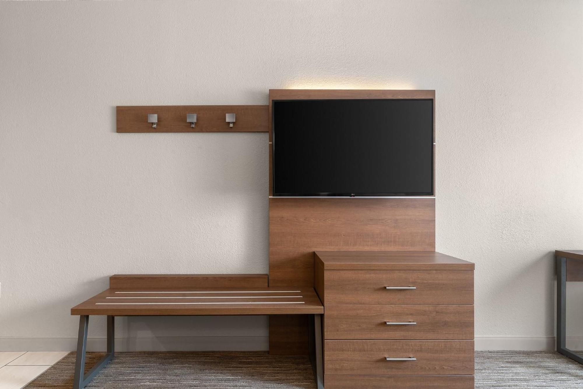 Holiday Inn Express Hotel & Suites Coralville By Ihg Eksteriør bilde