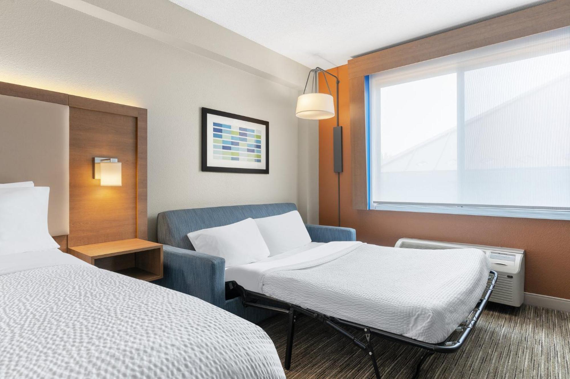 Holiday Inn Express Hotel & Suites Coralville By Ihg Eksteriør bilde